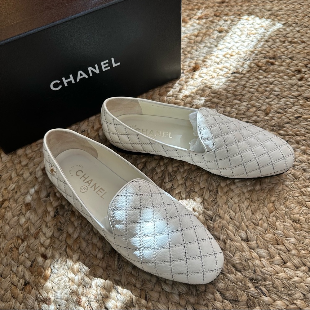 CHANEL white calfskin leather loafers slippers moccasins size 39 EU